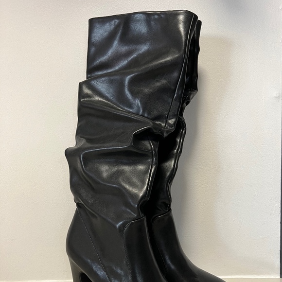 Mid-Knee Boot (Kelly & Katie) - Picture 2 of 3